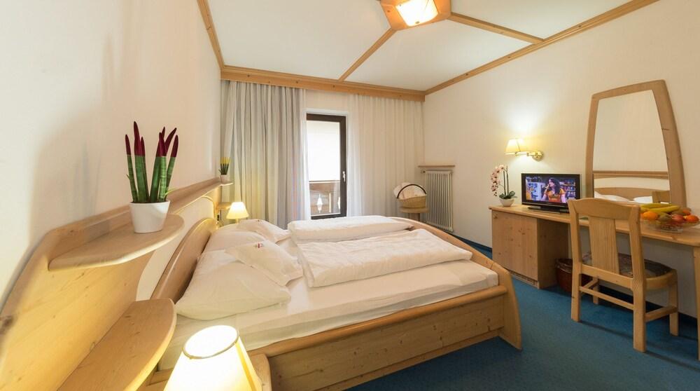 Hotel Hellweger Campo Tures Exterior photo