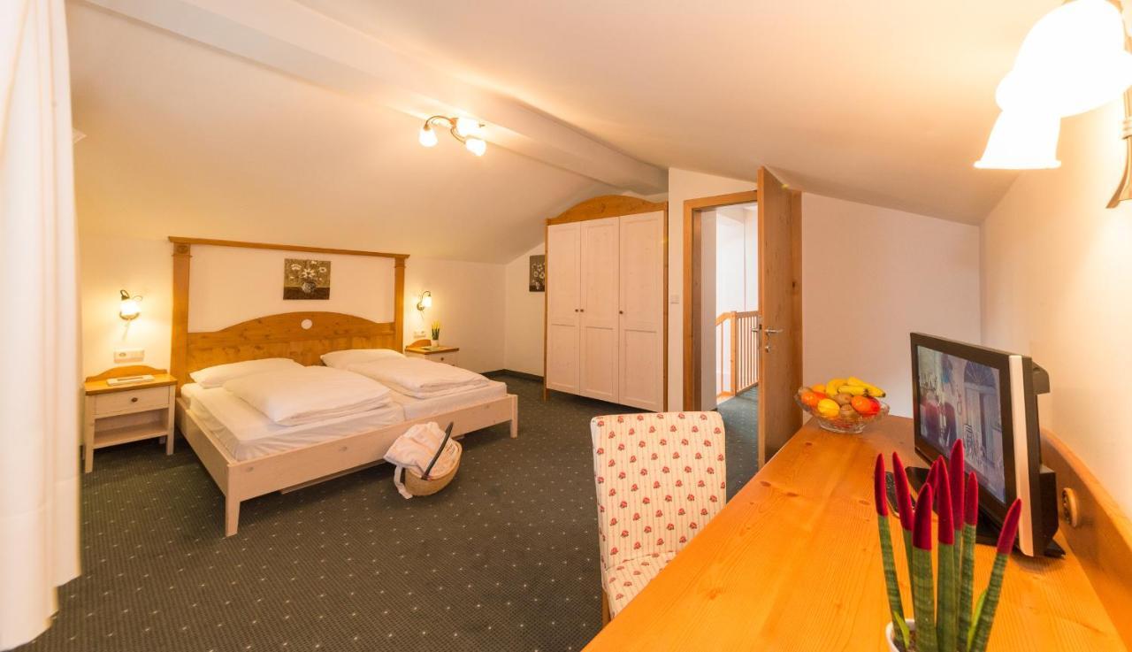 Hotel Hellweger Campo Tures Exterior photo